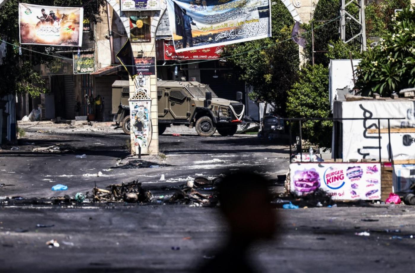 Vehículos blindados israelíes en Jenin