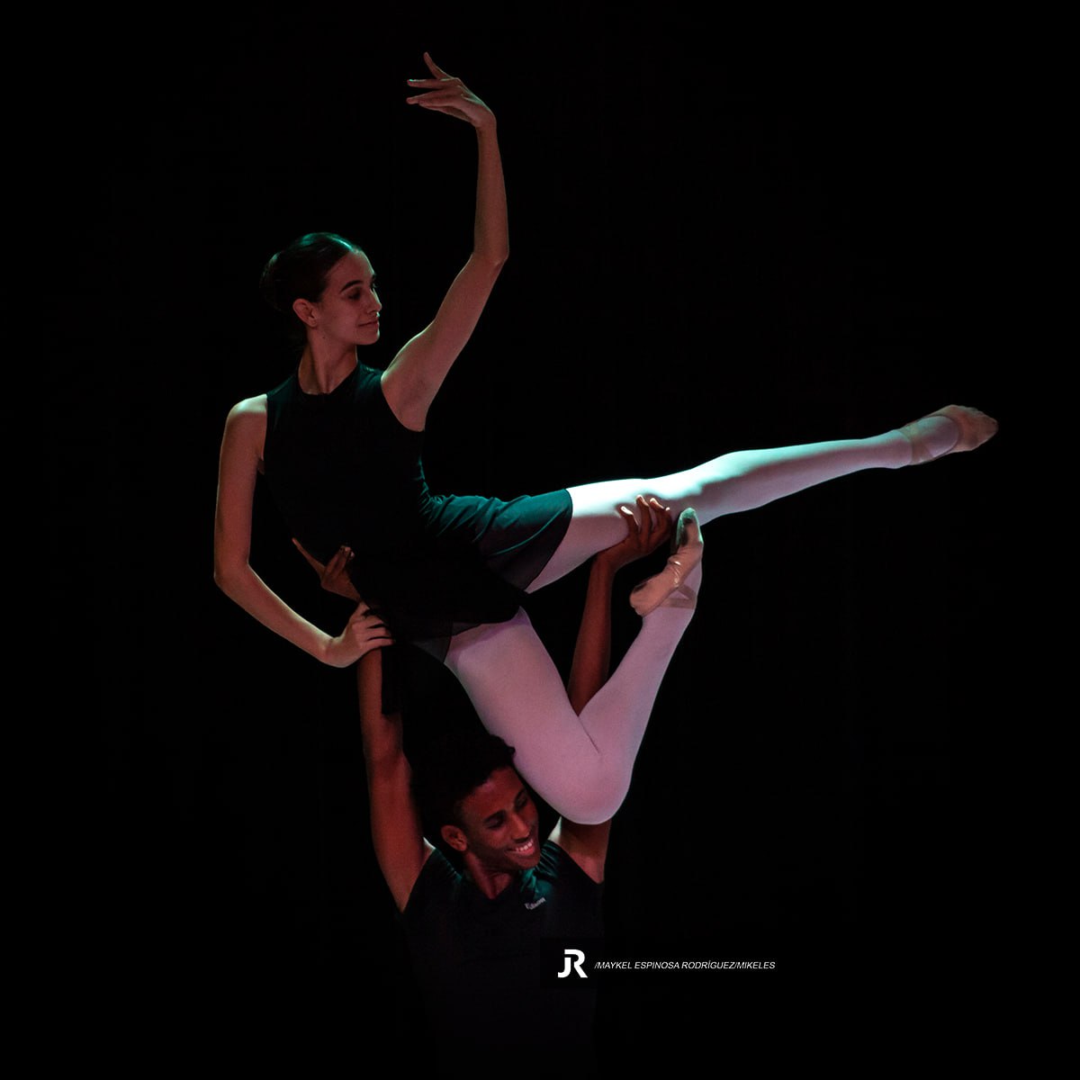 Conferencia Un encuentro con la danza, la técnica, la expresión y los estilos