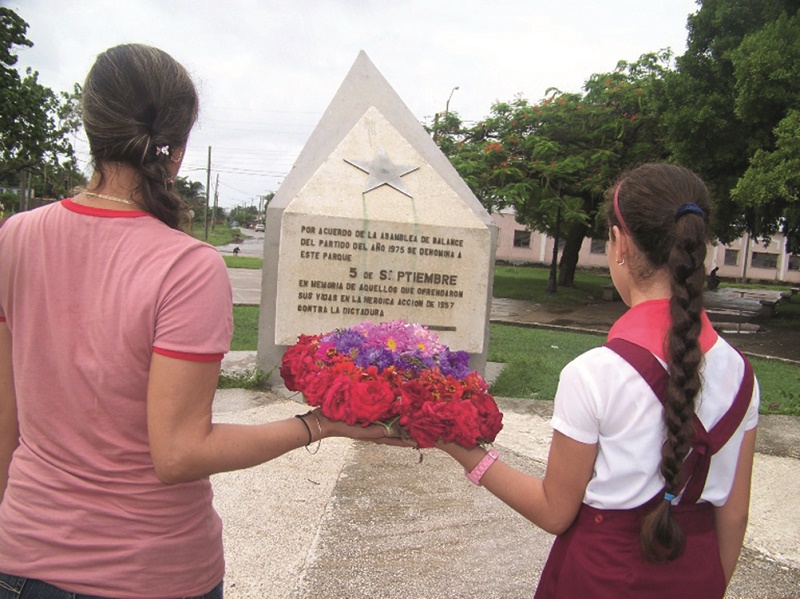 Como es tradición, las nuevas generaciones han tocado la historia con sus manos. 