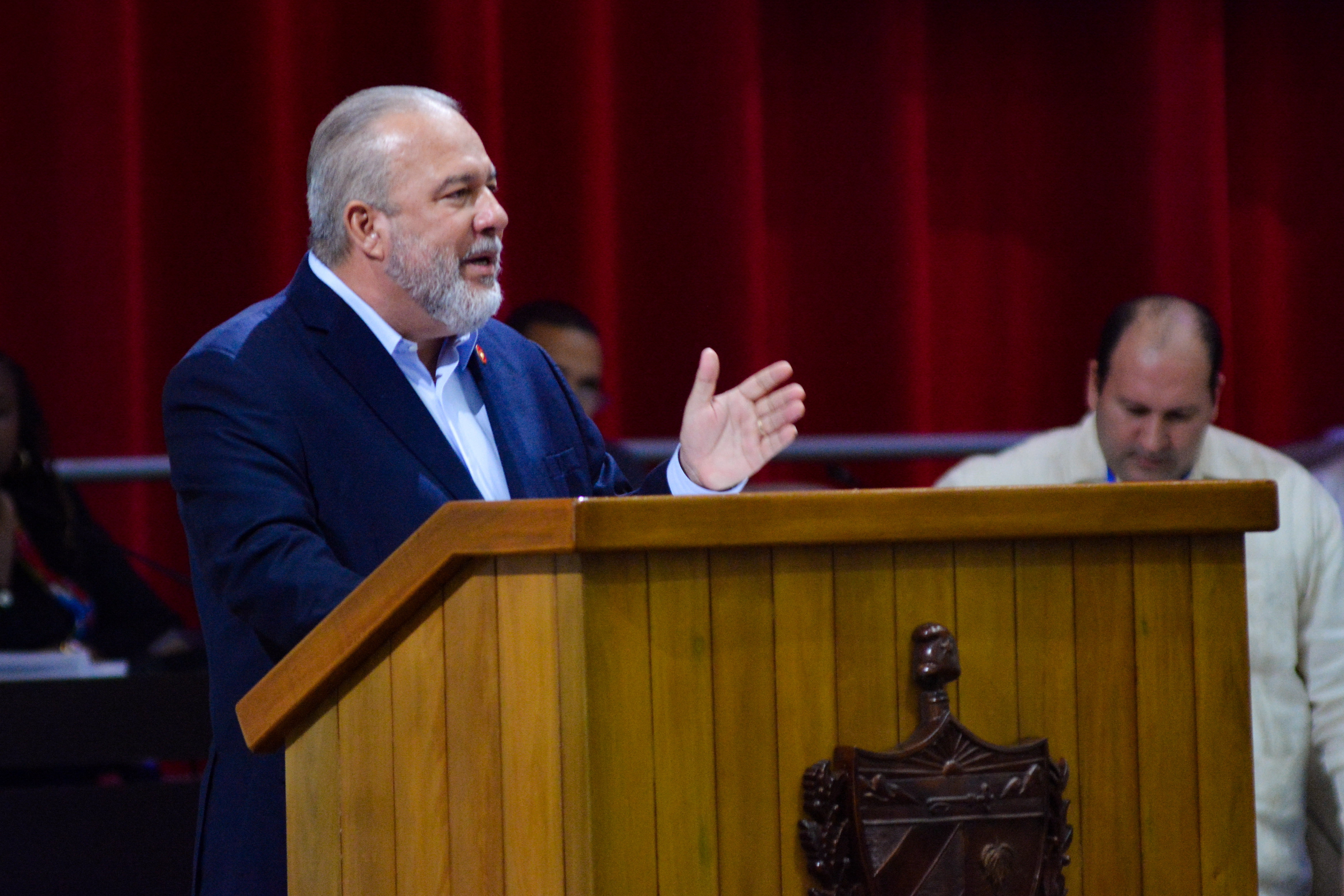 Anuncia Gobierno cubano proyecciones para reimpulsar la economía en 2024
