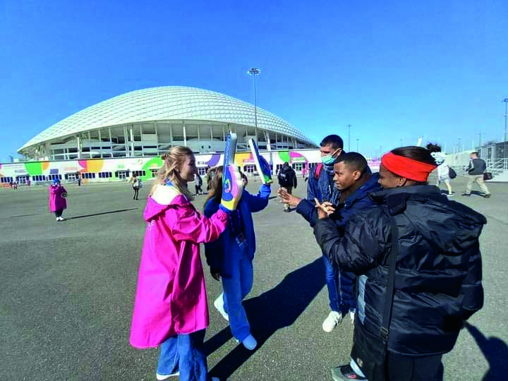 Los cubanos saludan con afecto y cordialidad a colegas de otras partes del mundo. 