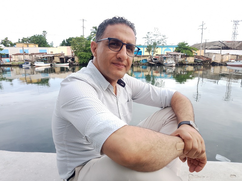 El también autor del libro Durmiendo en Gaza asegura que en Cuba se siente como en su casa.