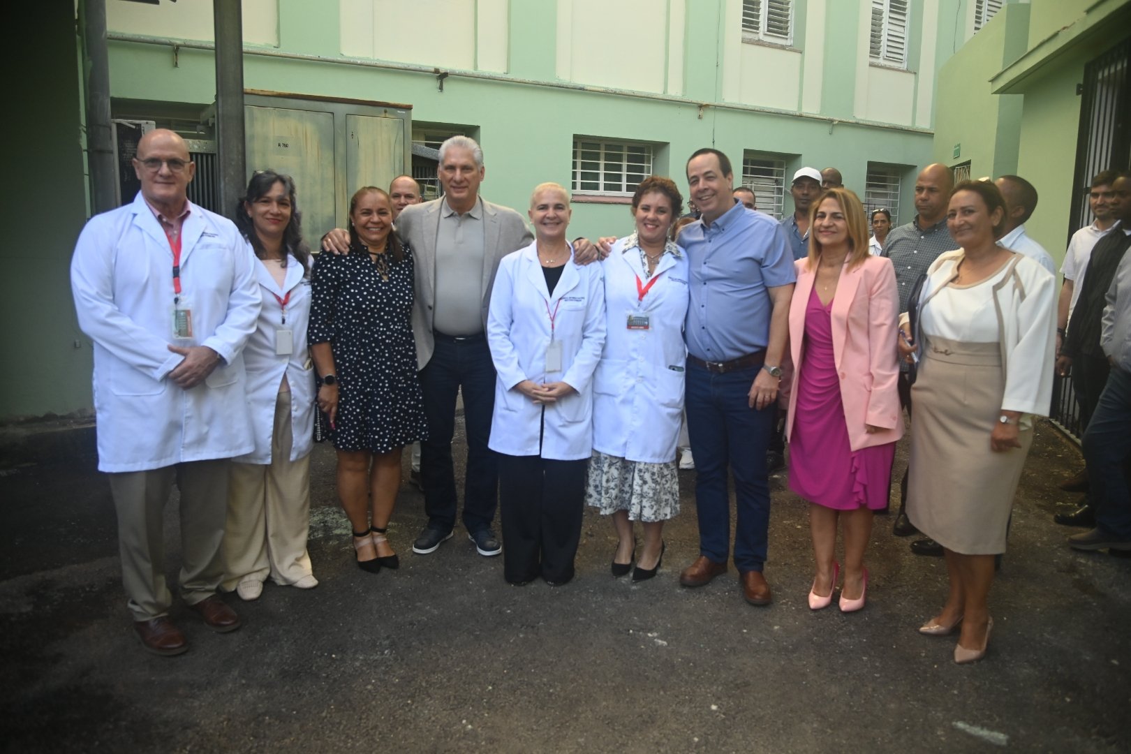 Visita de Miguel Díaz-Canel al Hospital Fructuoso Rodríguez