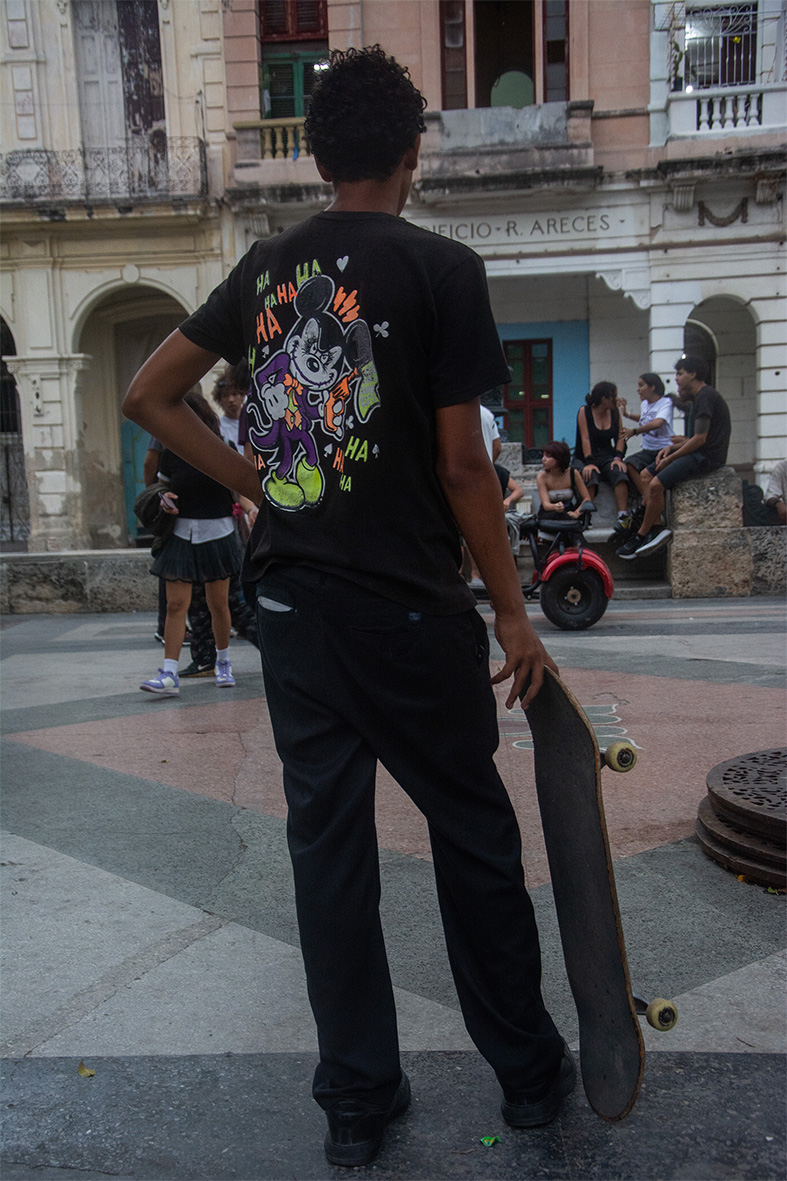 Su presencia desborda los límites del Paseo