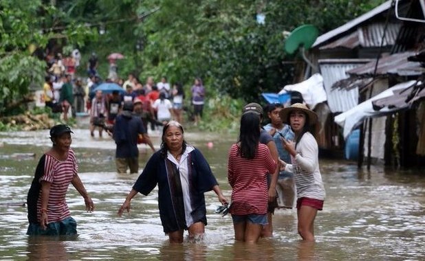 Filipina bajo los embates de fuerte tormenta tropical