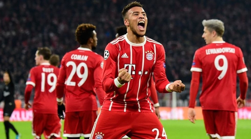 Con su doblete frente al PSG, Corentin Tolisso (de frente) fue la figura de la escuadra bávara