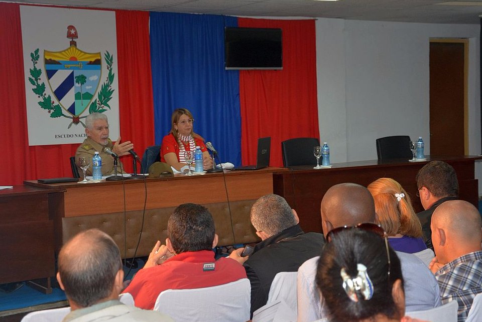 Ramiro Valdés evaluó la eficiencia del proceso inversionista en Isla de la Juventud.