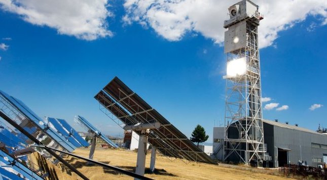 Científicos del Centro Aeroespacial Alemán probaron con éxito un reactor solar que produce hidrógeno