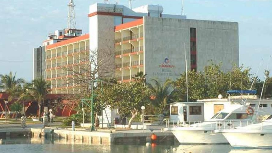 Reapertura del Hotel el Viejo y el Mar en la Habana.