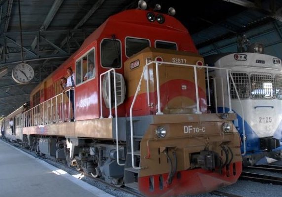 Reciben en Cuba segundo lote de locomotoras rusas