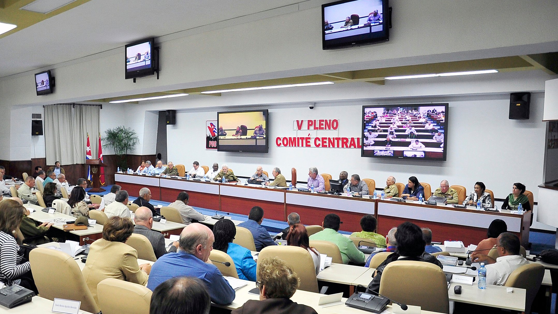Analizó V Pleno del Comité Central del Partido importantes temas de la actualización del modelo económico y social cubano