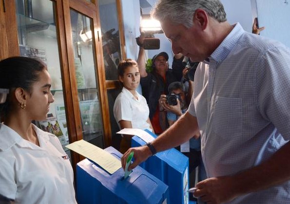 Diaz-Canel placed his vote in Electoral College number 1