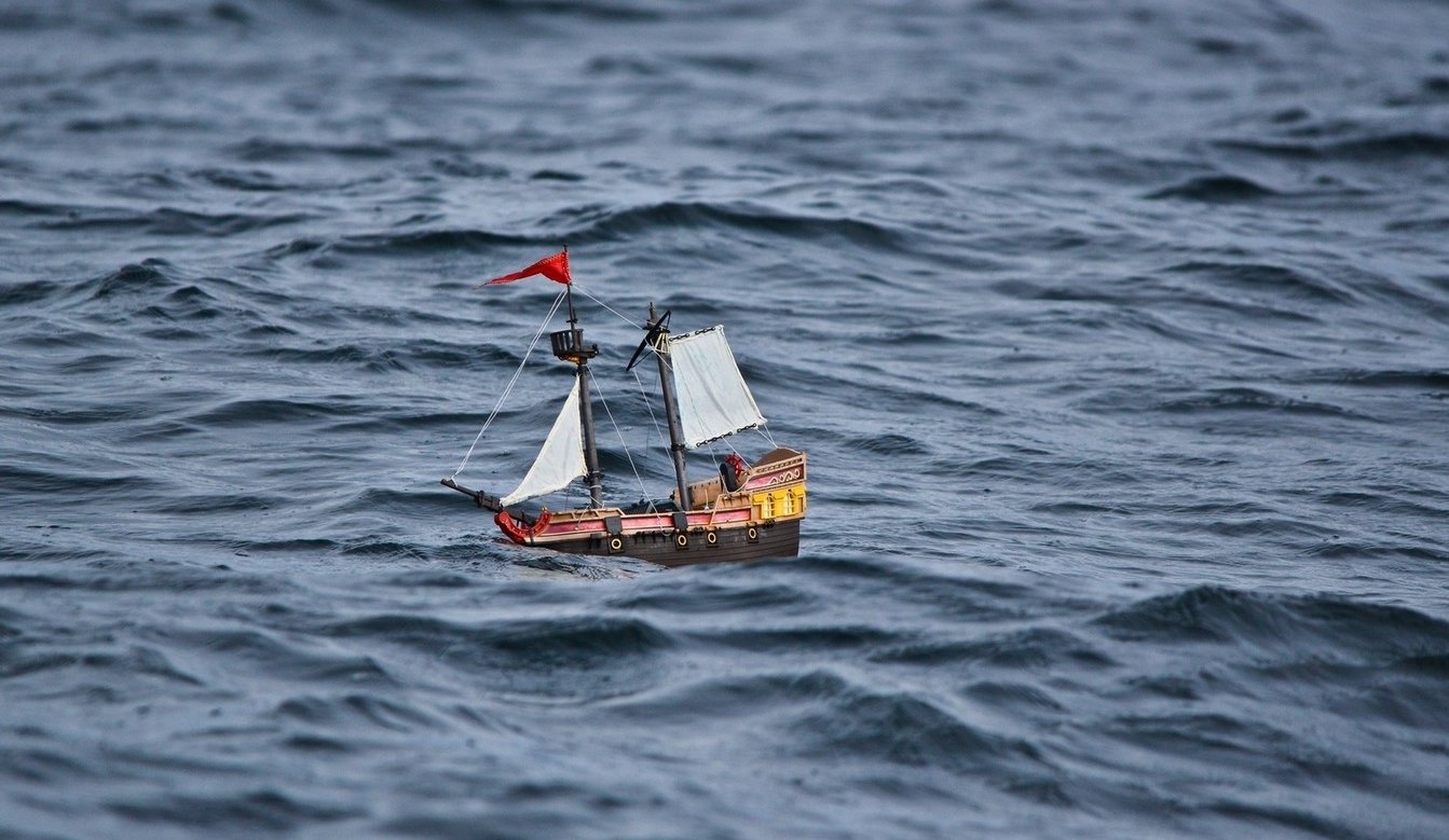 Niños escoceses lanzan experimento global con un barco miniatura