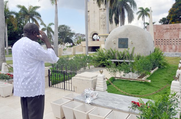 Un tributo de África  a los héroes cubanos