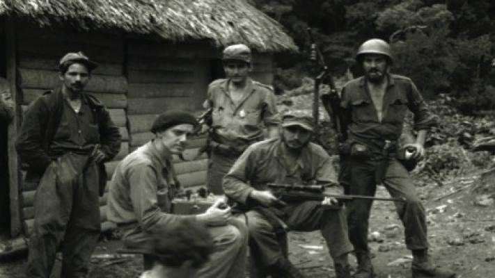 Fidel concurre con los campesinos de la Sierra