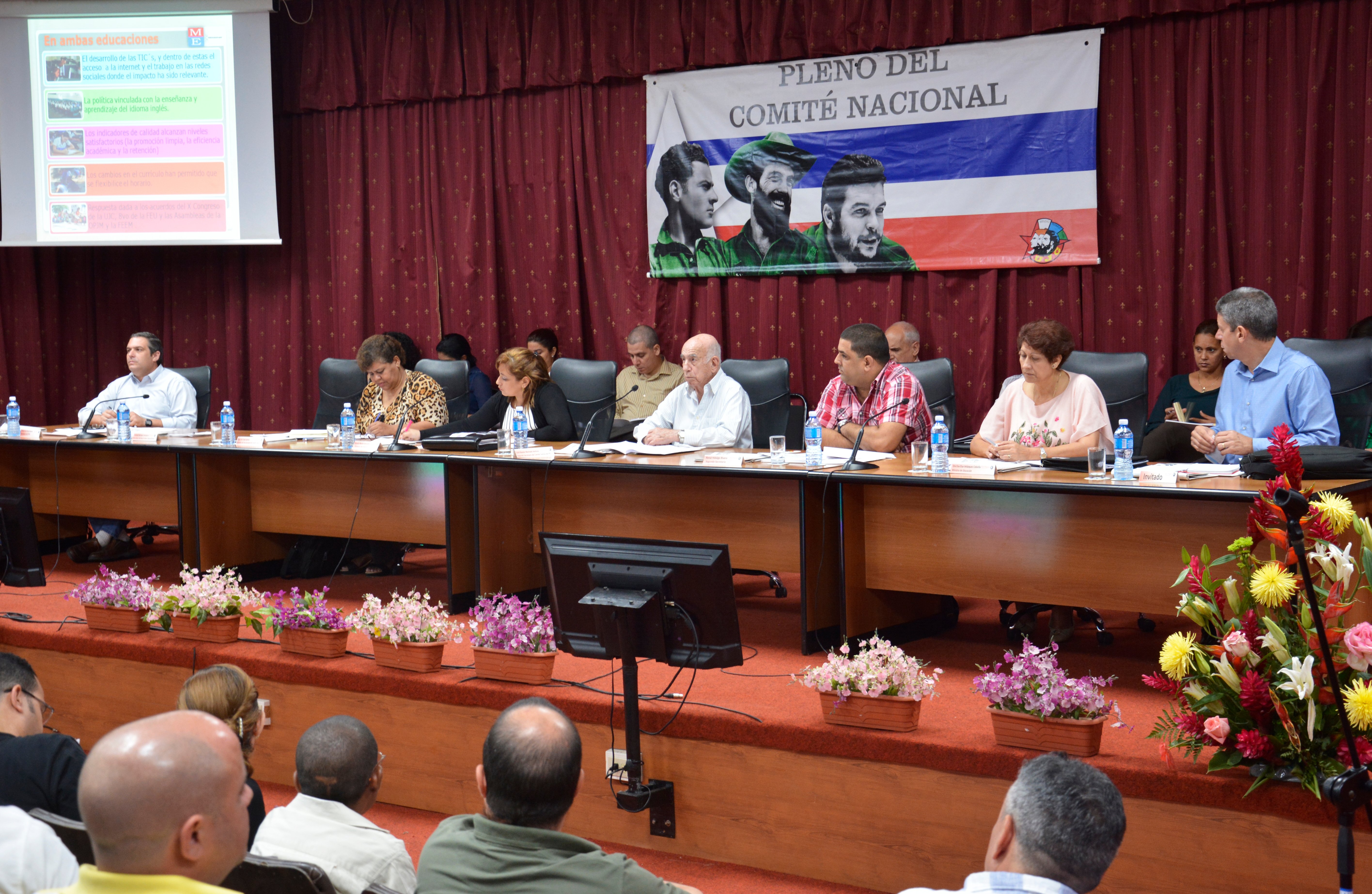 José Ramón Machado Ventura, Segundo Secretario del Comité Central del Partido Comunista de Cuba, asiste a la Sesión Plenaria del 7mo Pleno del Comité Nacional de la Unión de Jóvenes Comunistas