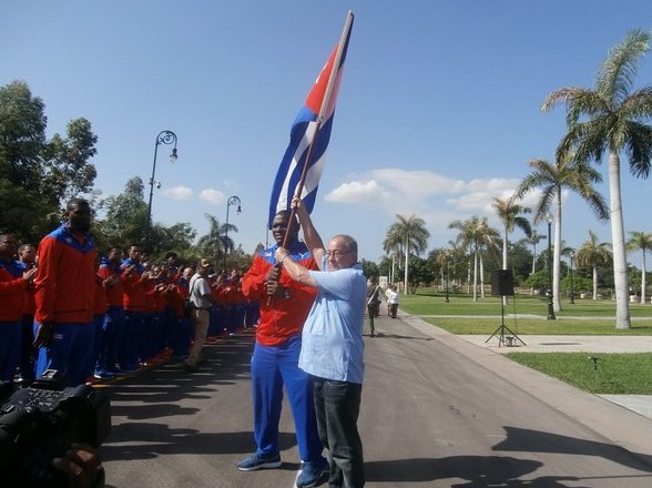Deporte cubano ante el altar de la Patria