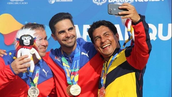 Pupo (izquierda) y Jorge Félix (al centro)