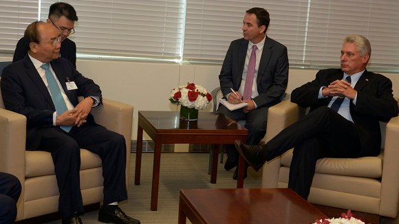 Miguel Díaz-Canel Bermúdez, sostuvo un encuentro bilateral con Nguyen Xuan Phuc, primer ministro de Vietnam