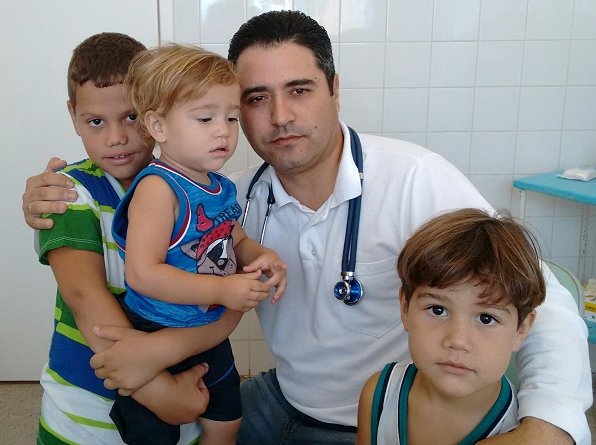 Médicos cubanos