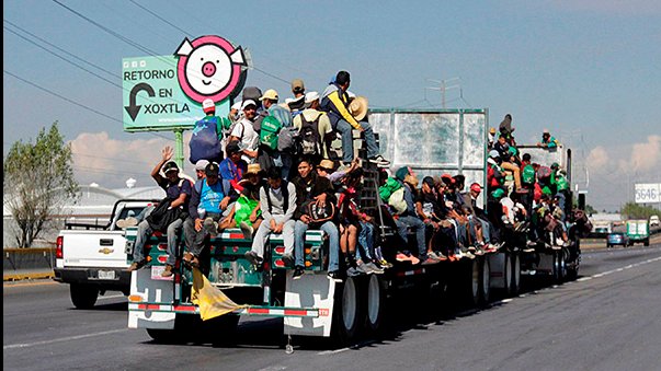 Caravana de migrantes centroamericanos en Puebla, México