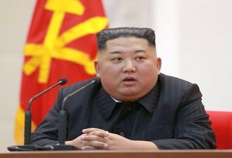 El 12 de abril, el Líder Supremo de Corea del Norte, Kim Jong-un, fue reelegido como presidente de la Comisión de Asuntos Estatales
