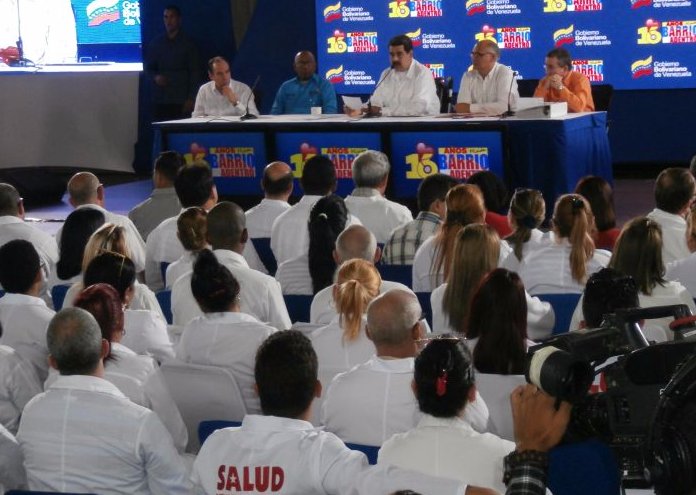 Maduro explica la raíz de Barrio Adentro en el amor de dos pueblos