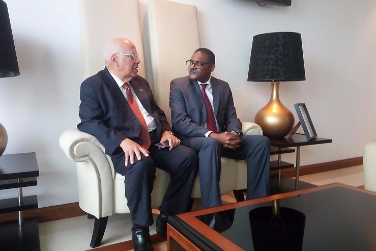 Ricardo Cabrisas inicia hoy una visita de tres días a Angola