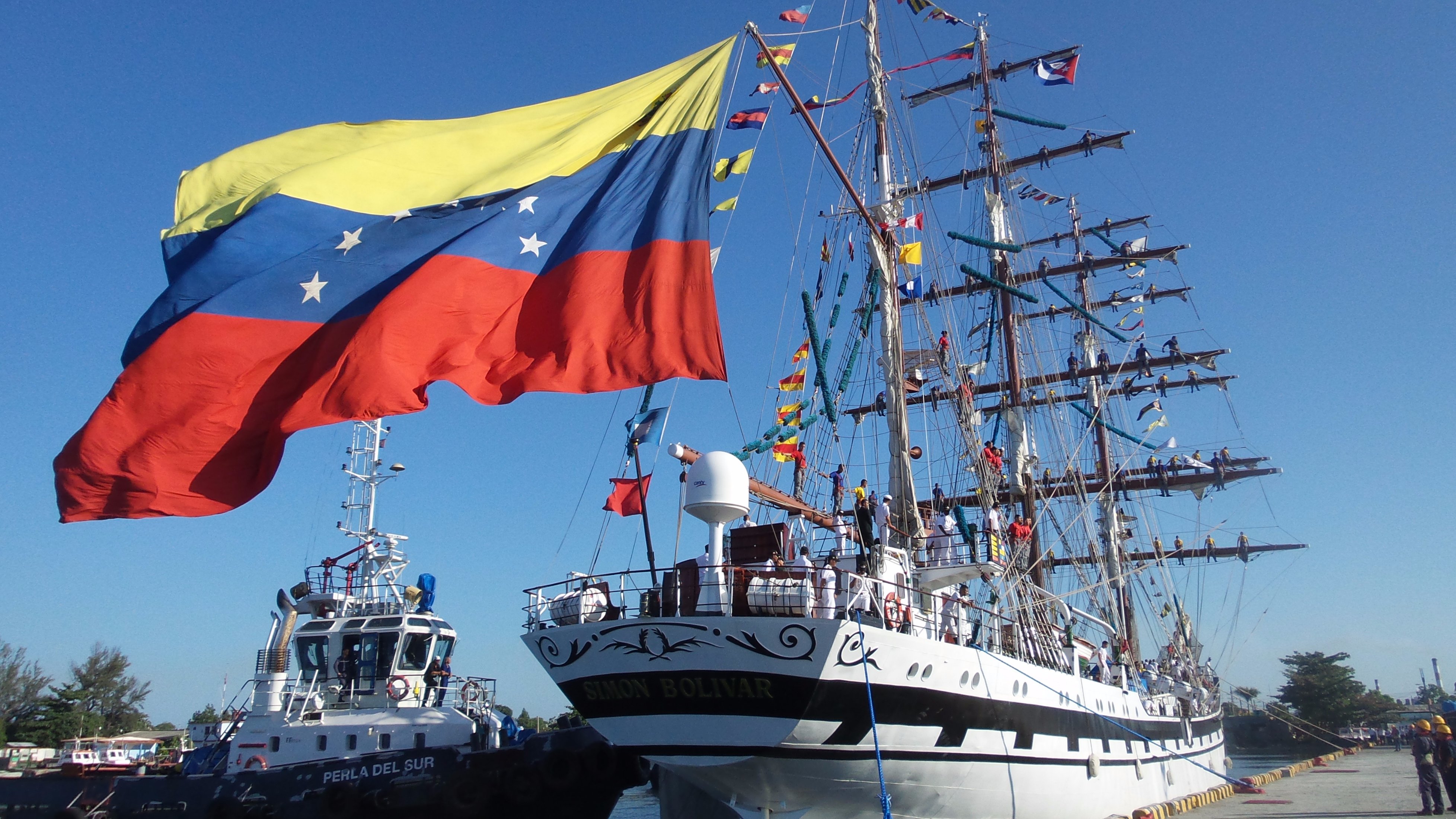 Buque Escuela Simón Bolívar, de la Armada Bolivariana