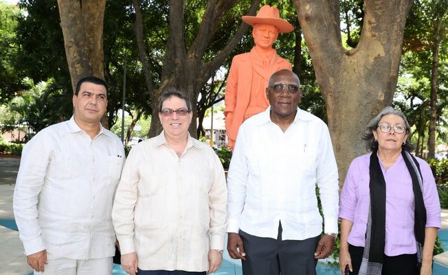 Delegación cubana de alto nivel rinde tributo a héroes del sandinismo