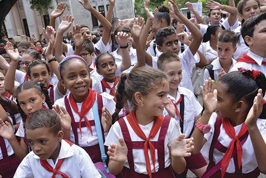 Los uniformes se están confeccionando en todo el país