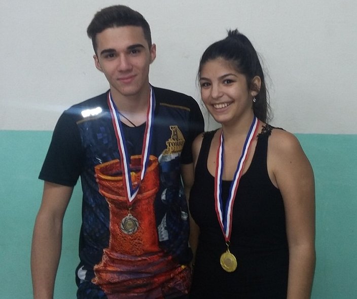 Campeona y  subcampeón del ajedrez juvenil.