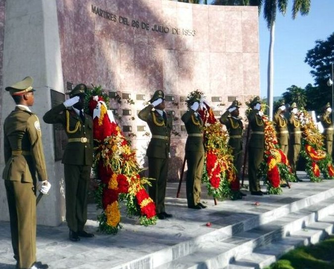 Homenaje de Raúl y Díaz-Canel a los Mártires de la Revolución