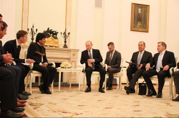 Evo Morales y Vladimir Putin en proyecto de colaboración energética y tecnológica