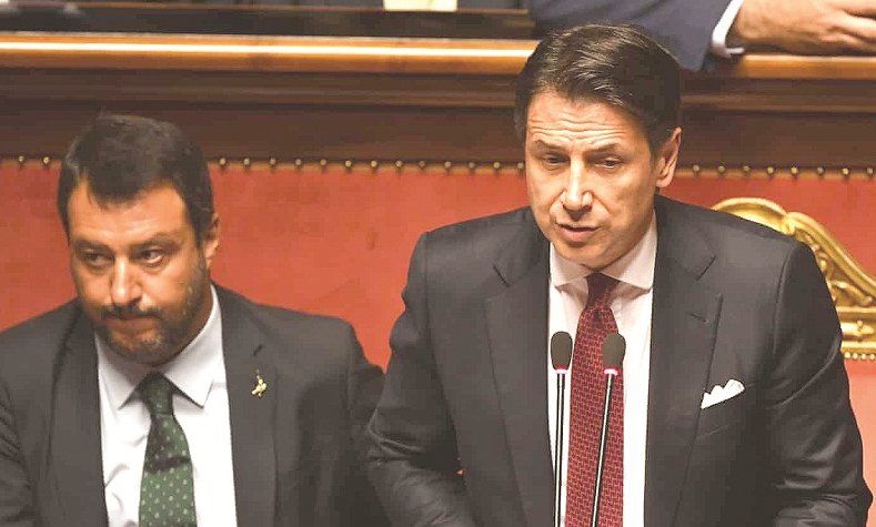 Renuncia Primer Ministro italiano