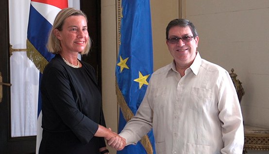 Federica Mogherini y Bruno Rodríguez Parrilla