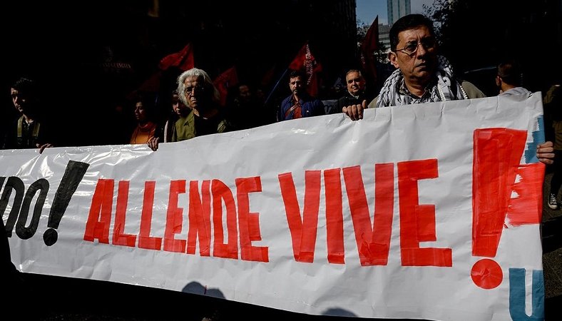 Chilenos evocaron a Allende