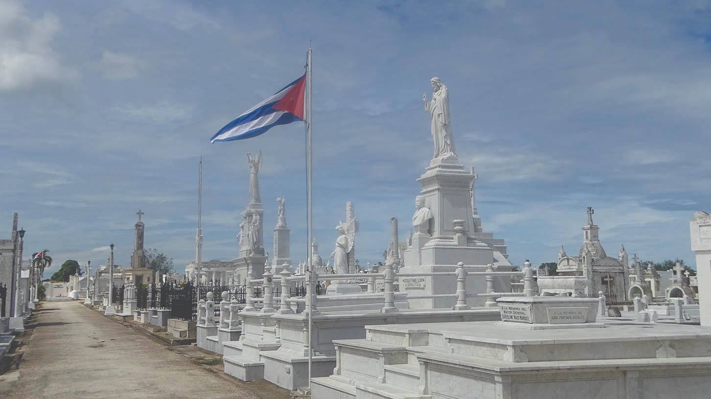 El cementerio, situado en las llamadas Alturas de Leyva, es el quinto en la historia de Manzanillo.