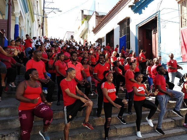 Un sube y baja deportivo por la escalinata Padre Pico, en Santiago de Cuba, formó parte de las activiades que hoy tendrán Sancti Spíritus como sede central