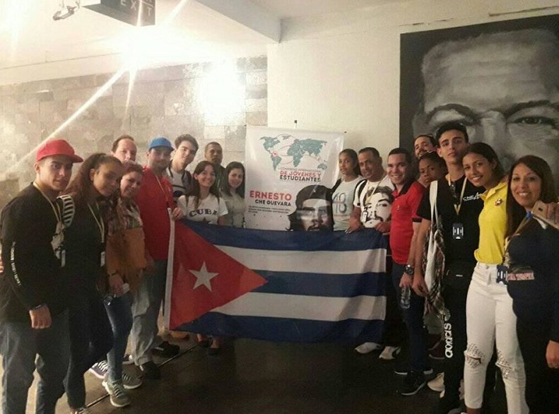 Gran marcha estudiantil en Venezuela por la unidad de la Patria Grande