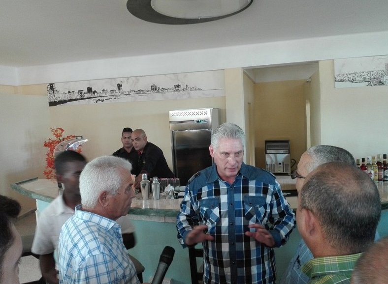 El Presidente cubano visitó el Complejo Recreativo Marcelo Salado