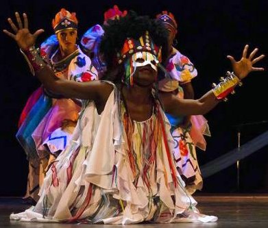 El conjunto folclórico nacional en Alafin de Oyó