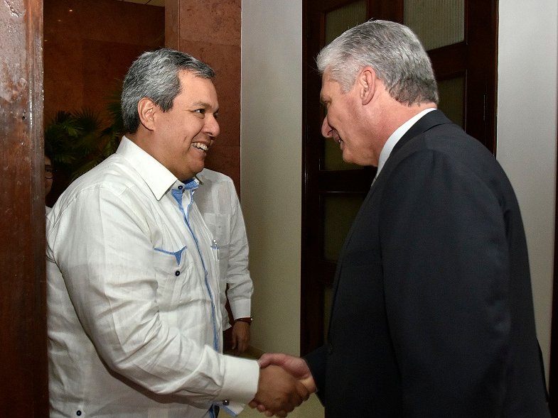 Miguel Díaz-Canel Bermúdez,  junto al excelentísimo señor Dante Mossi Reyes