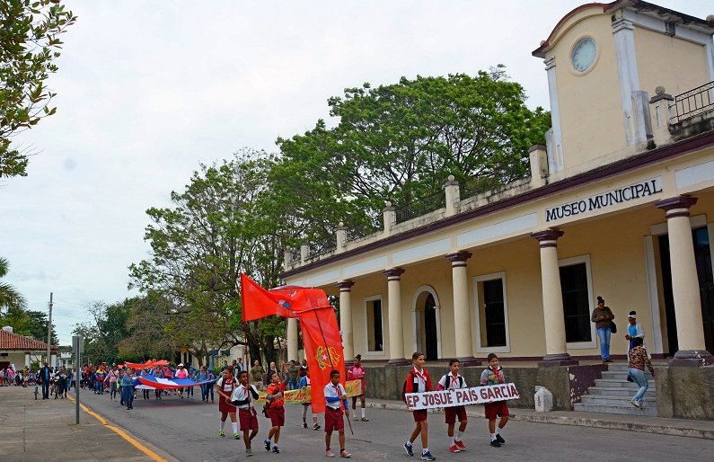 Pioneros rinden homenaje a Martí en Isla de la Juventud