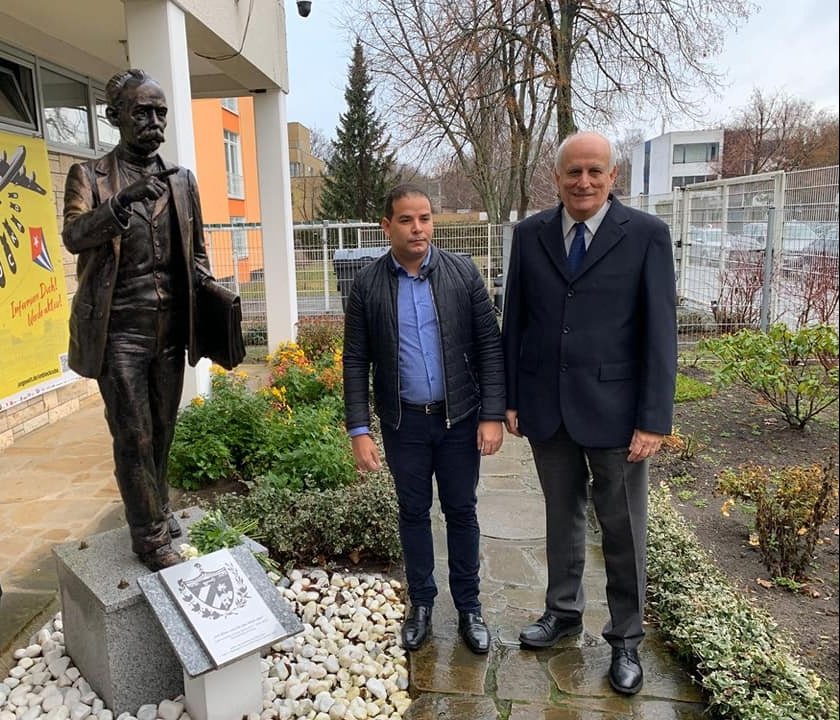 Diputado cubano Yoerky Sánchez rinde homenaje a Martí en Alemania