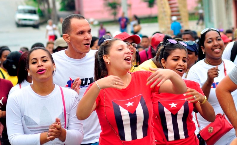 Jóvenes cubanos