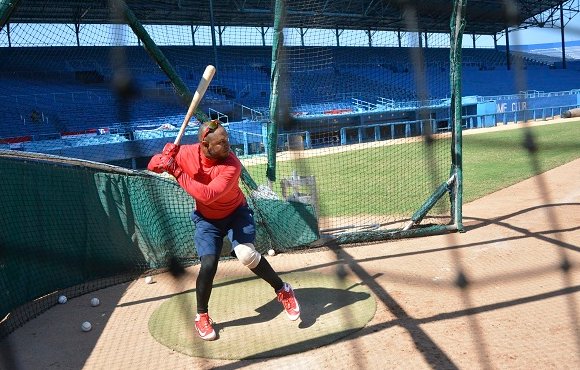 Luego de ser el jugador más valioso de la pasada temporada, el tunero Yordanis Alarcón integra por primera vez una preselección a un evento importante