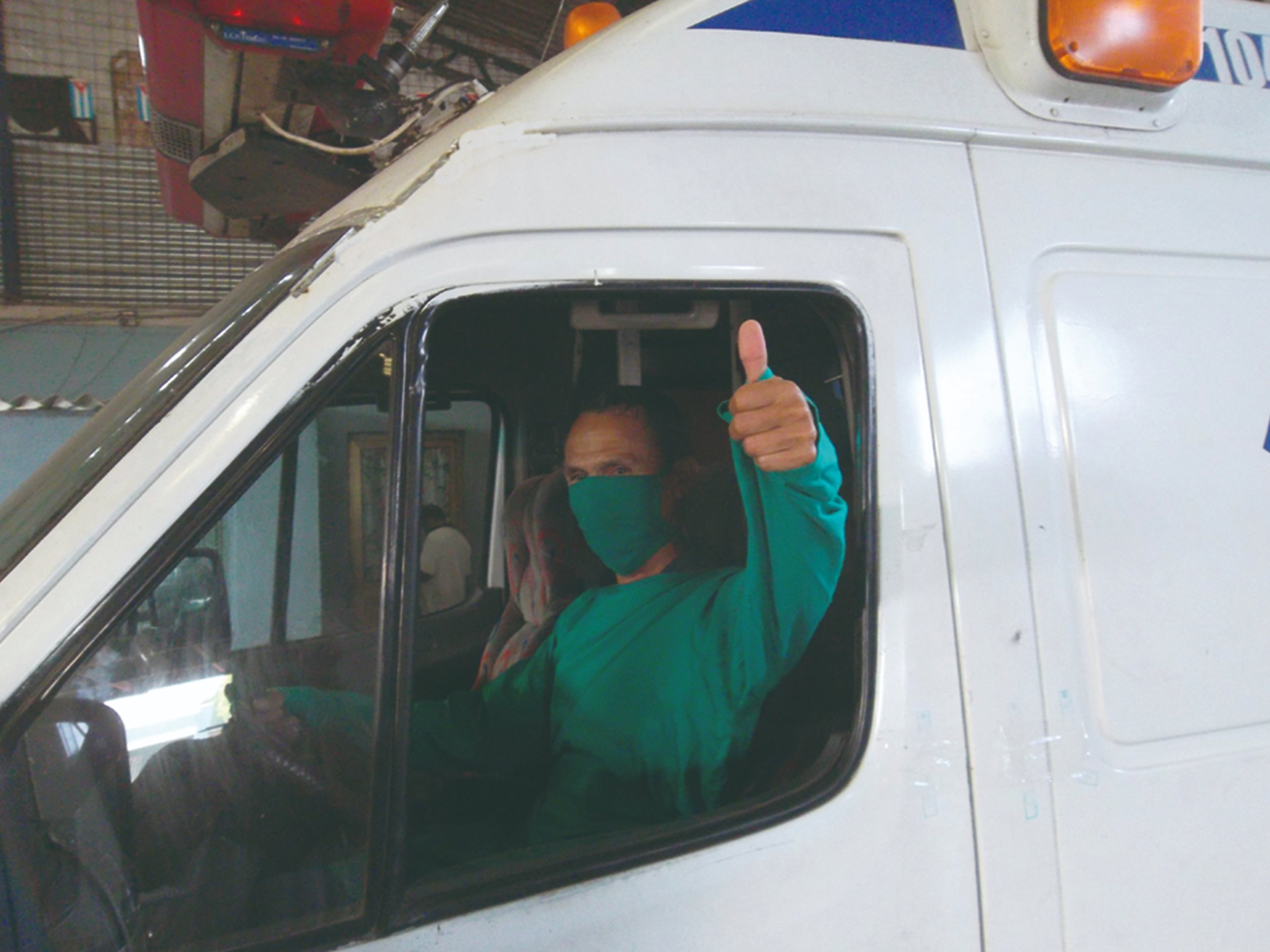 A punto de un nuevo viaje. Han visto de todo, han sufrido, han llorado en silencio y seguirán haciéndolo.