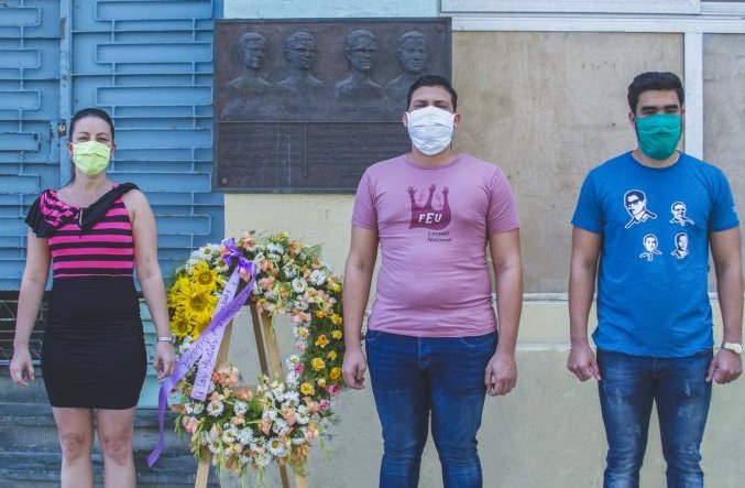 Una ofrenda floral a nombre de la juventud cubana fue depositada este lunes en el lugar donde asesinaron vilmente a Machadito, Joe, Fructuoso y Juan Pedro.