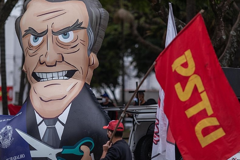 Campaña Fora Bolsonaro, iniciada el viernes por movimientos sociales y de izquierda para exigir su salida
